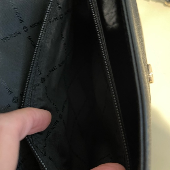 Micheal Kors cross body or over the shoulder purse - Picture 8 of 17